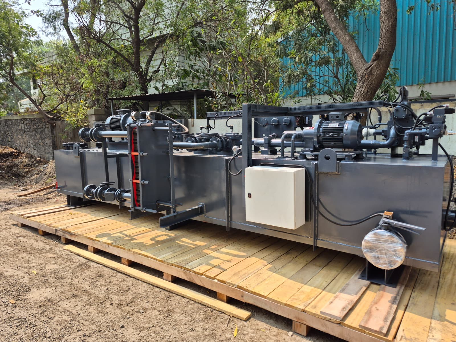Custom hydraulic skid